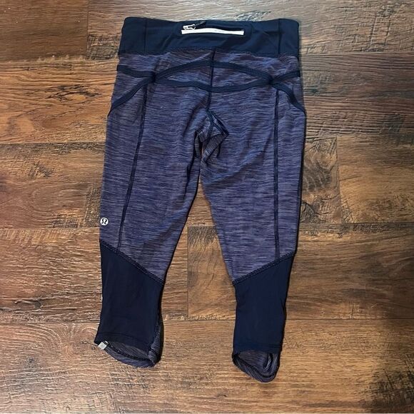 Lululemon Athletica Capri pants size 4 - Picture 10 of 12